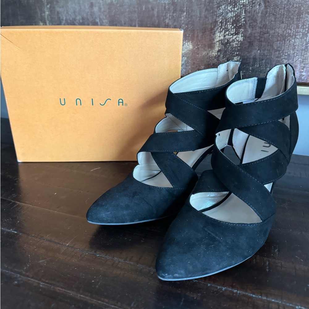Unisa strap heels - black suede - Size 10